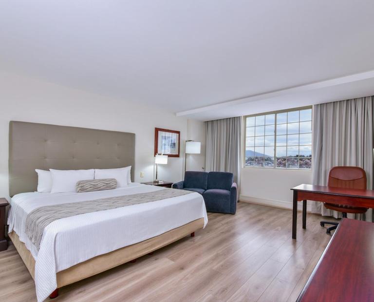 De Lujo cama King Size Krystal® Satélite María Bárbara Ciudad de México De Lujo cama King Size Krystal® Satélite María Bárbara Ciudad de México